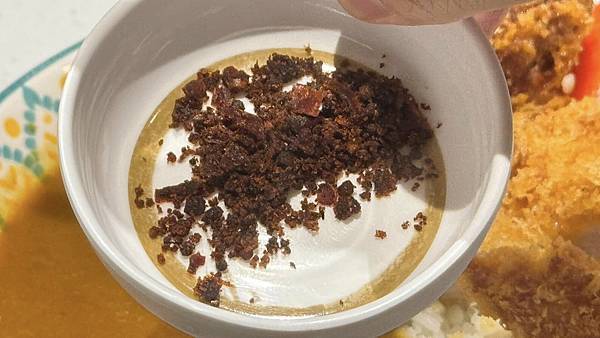 終於吃到那間「咖哩一直無言的店」,被我壓線突破啦!【新北市蘆 終於吃到那間「咖哩一直無言的店」,被我壓線突破啦!【新北市蘆