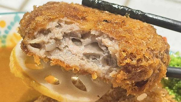 終於吃到那間「咖哩一直無言的店」,被我壓線突破啦!【新北市蘆 終於吃到那間「咖哩一直無言的店」,被我壓線突破啦!【新北市蘆