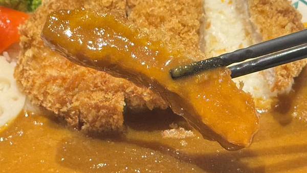 終於吃到那間「咖哩一直無言的店」,被我壓線突破啦!【新北市蘆 終於吃到那間「咖哩一直無言的店」,被我壓線突破啦!【新北市蘆