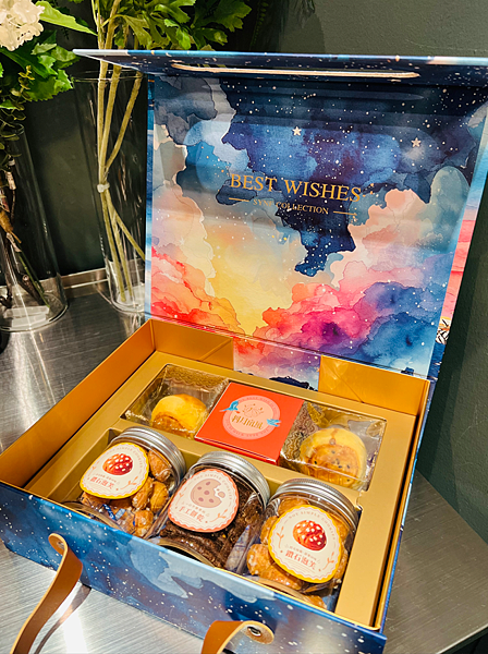 【宅配美食￭中秋禮盒開箱】四月南風￭星光寶盒x宅配美味甜點分