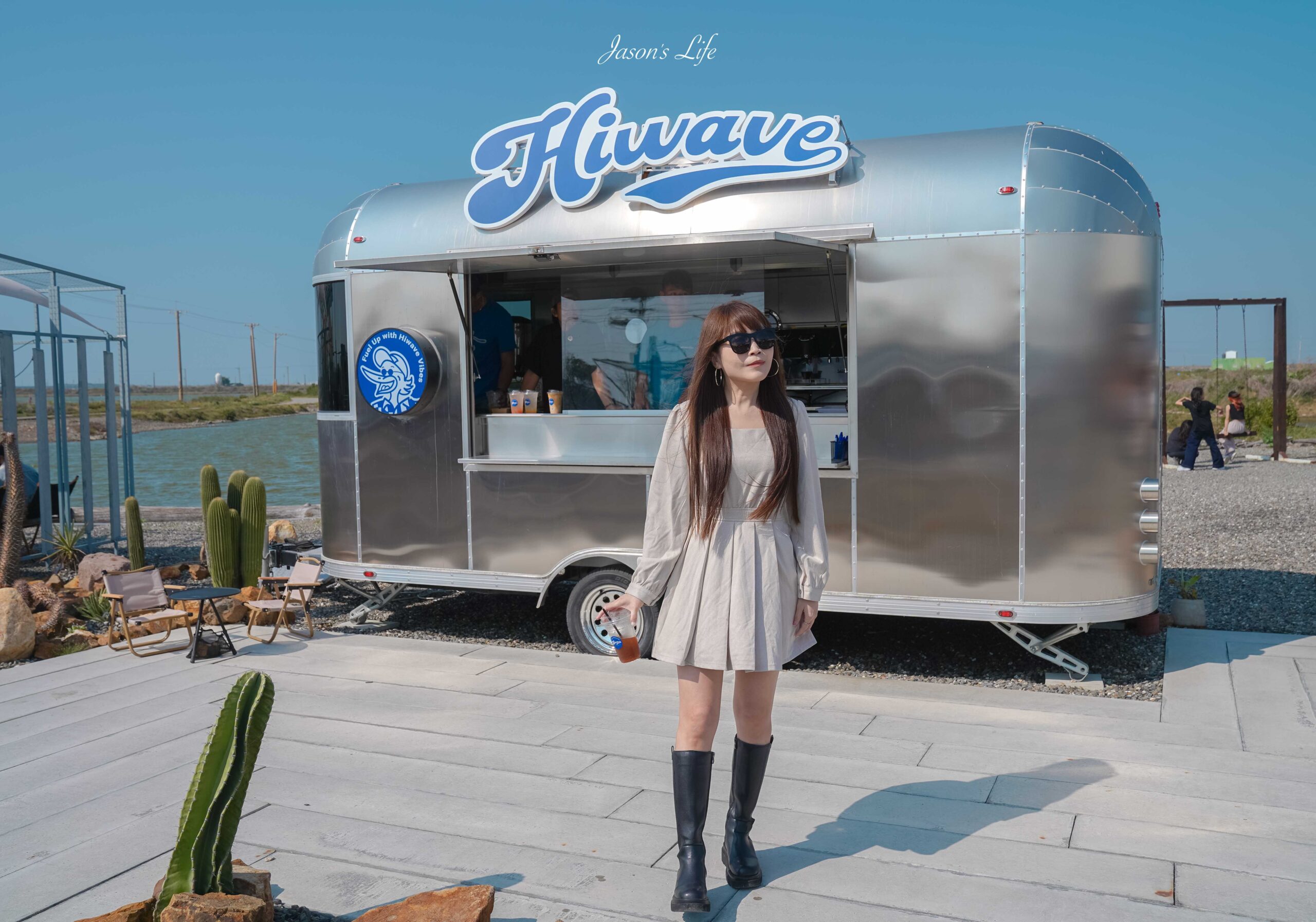 嘉義海邊咖啡廳推薦！Hiwave Coffee絕美海景配咖啡，復古露營車成亮點！