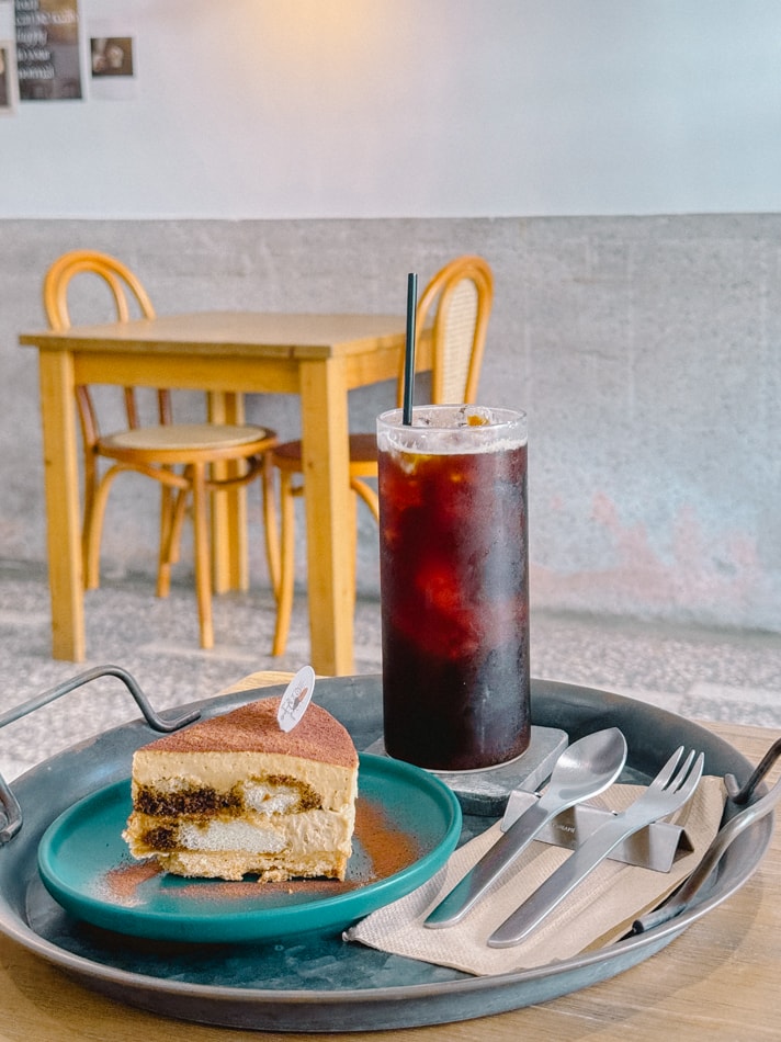 高雄隱藏版咖啡廳！吉米夢咖啡館，橋頭老街的老屋新生，日式文青氛圍超療癒