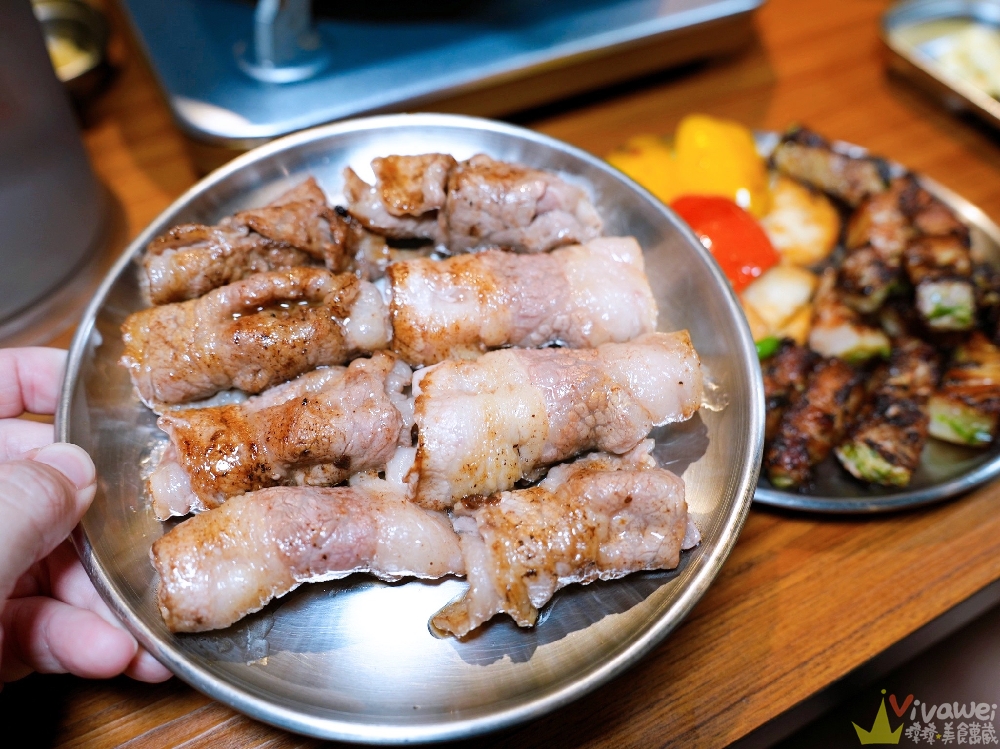 新北板橋美食｜『ABV Bar & Kitchen 韓式餐酒館』板橋車站道地韓式料理餐酒館&超過300款精釀啤酒！韓式小菜吃到飽～還有桌邊韓式烤肉服務！ @瑋瑋＊美食萬歲