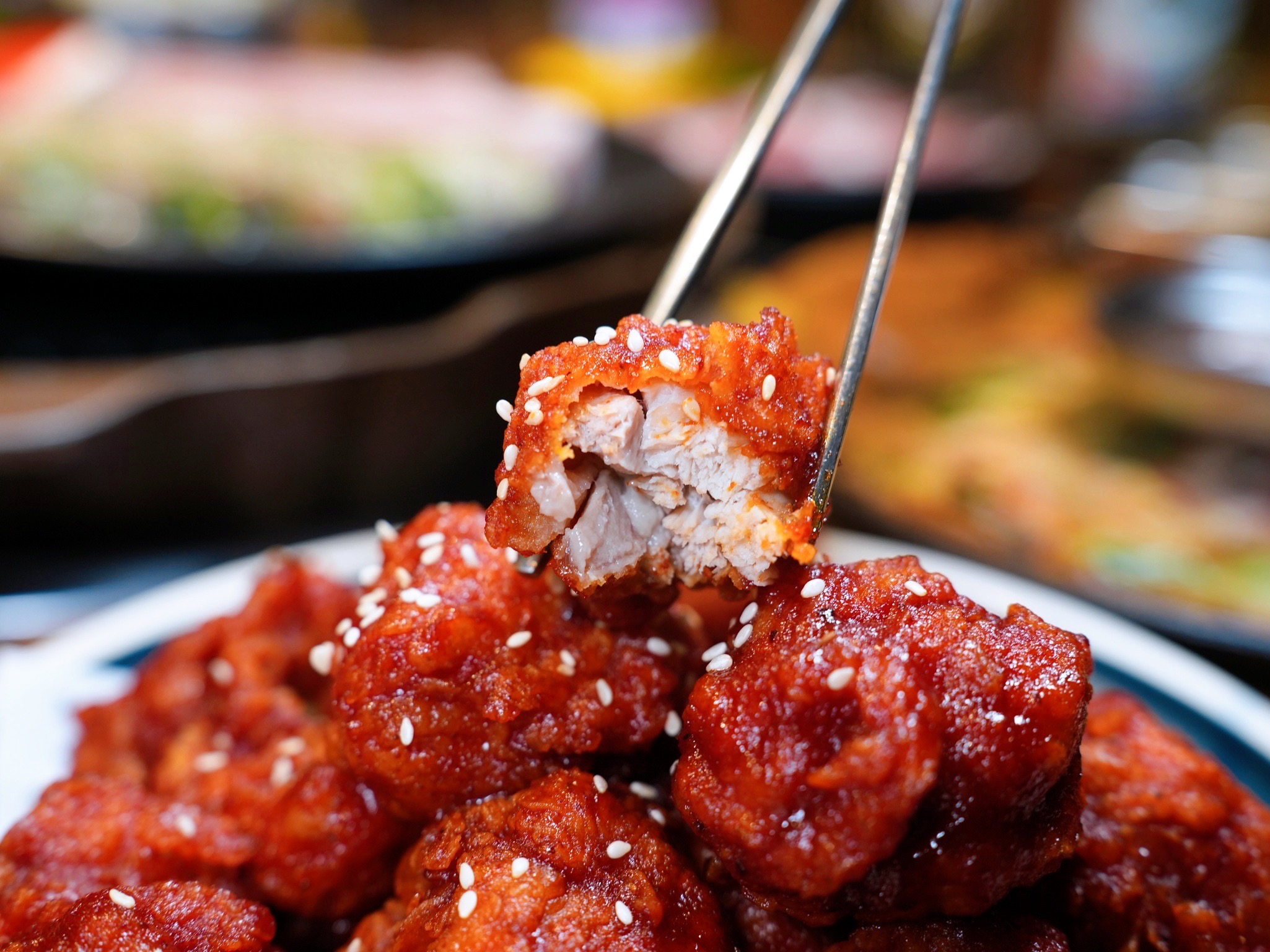 新北板橋美食｜『ABV Bar & Kitchen 韓式餐酒館』板橋車站道地韓式料理餐酒館&超過300款精釀啤酒！韓式小菜吃到飽～還有桌邊韓式烤肉服務！ @瑋瑋＊美食萬歲