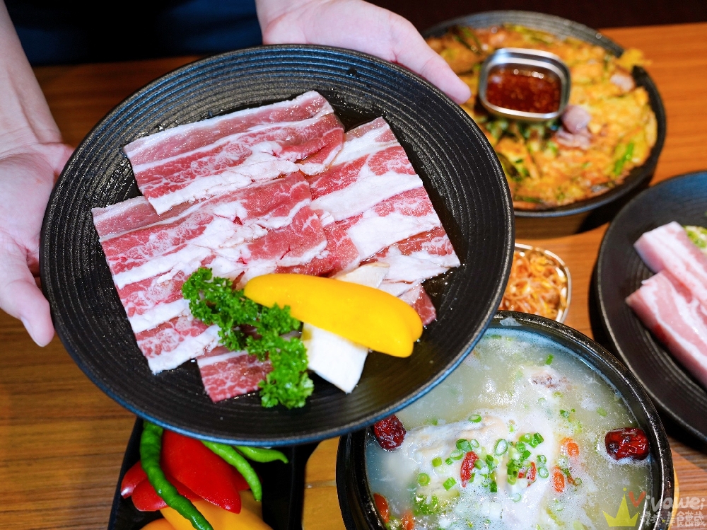 新北板橋美食｜『ABV Bar & Kitchen 韓式餐酒館』板橋車站道地韓式料理餐酒館&超過300款精釀啤酒！韓式小菜吃到飽～還有桌邊韓式烤肉服務！ @瑋瑋＊美食萬歲