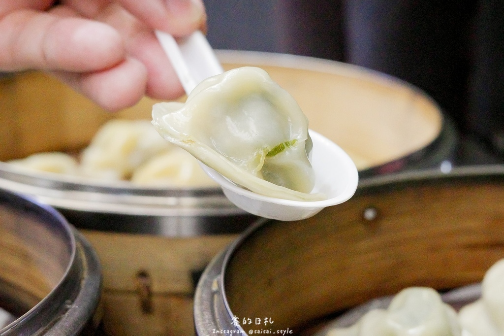 台中深夜蒸餃!蒸極軒皮Q餡多蒸餃,台中在地人氣小吃攤推薦。