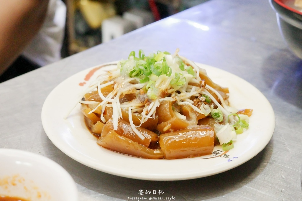 台中深夜蒸餃!蒸極軒皮Q餡多蒸餃,台中在地人氣小吃攤推薦。