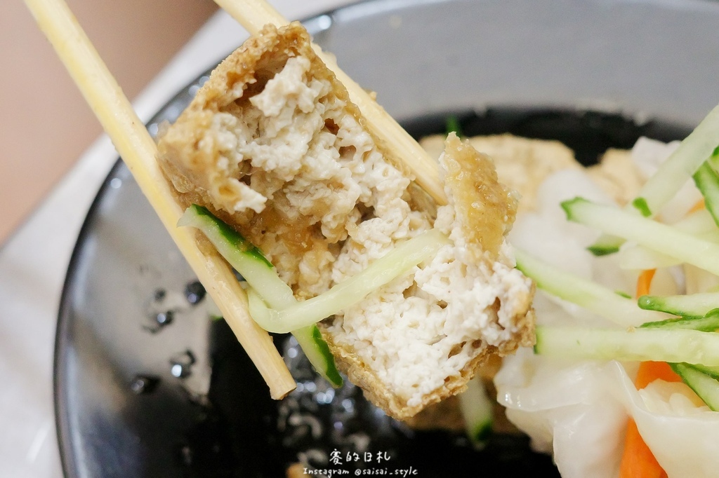 台中深夜蒸餃!蒸極軒皮Q餡多蒸餃,台中在地人氣小吃攤推薦。