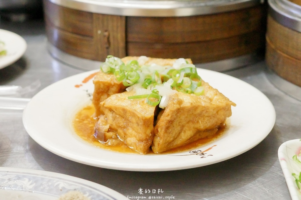 台中深夜蒸餃!蒸極軒皮Q餡多蒸餃,台中在地人氣小吃攤推薦。