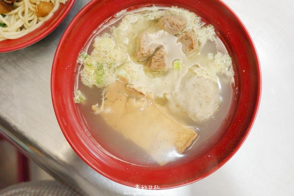 台中深夜蒸餃!蒸極軒皮Q餡多蒸餃,台中在地人氣小吃攤推薦。