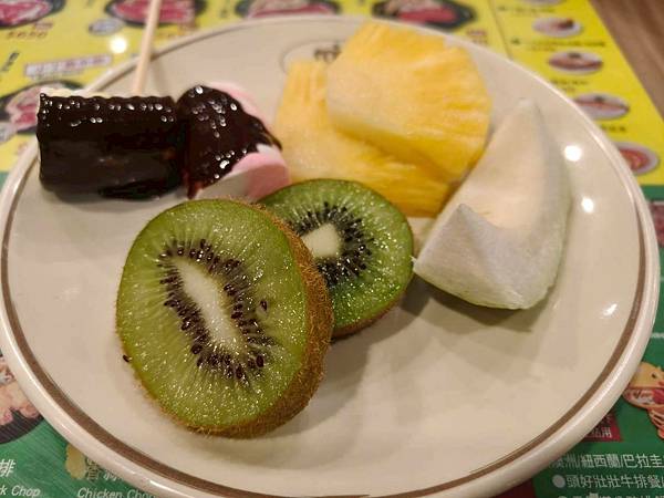 “中和捷運站美食推薦”貴族世家牛排中和中山店-平價超高CP值