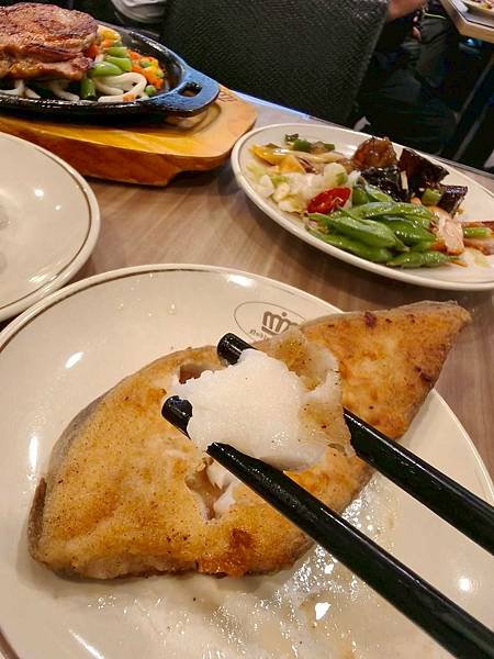 “中和捷運站美食推薦”貴族世家牛排中和中山店-平價超高CP值