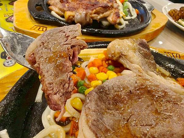 “中和捷運站美食推薦”貴族世家牛排中和中山店-平價超高CP值