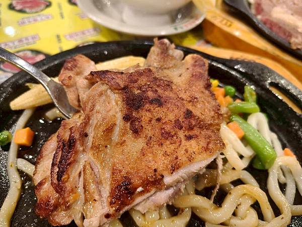 “中和捷運站美食推薦”貴族世家牛排中和中山店-平價超高CP值