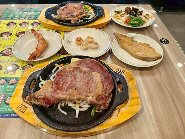 “中和捷運站美食推薦”貴族世家牛排中和中山店-平價超高CP值