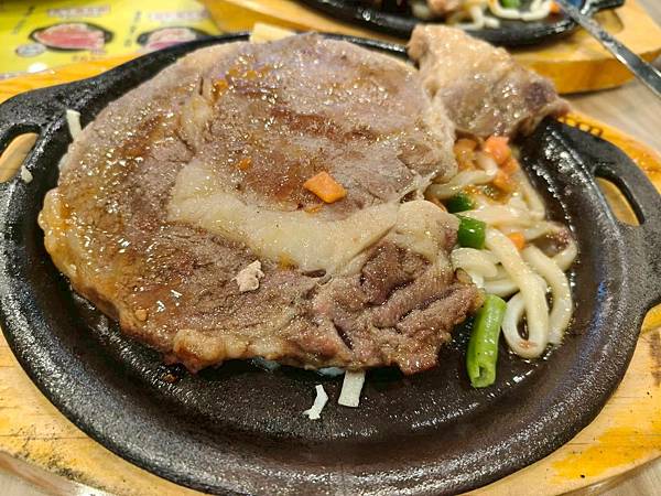 “中和捷運站美食推薦”貴族世家牛排中和中山店-平價超高CP值