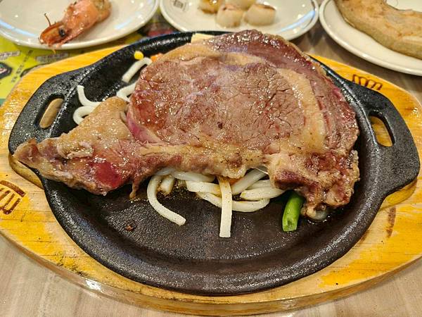 “中和捷運站美食推薦”貴族世家牛排中和中山店-平價超高CP值