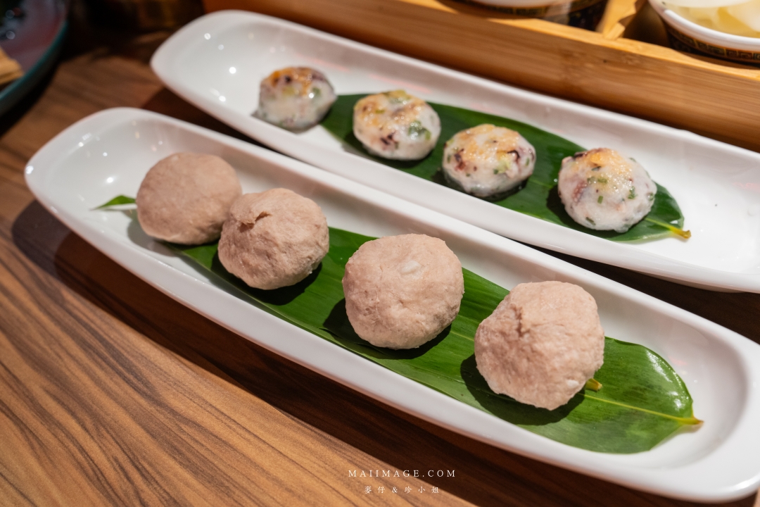 基隆美食新體驗！狸小路麻辣鴛鴦火鍋，上海溫麻辣與雞白湯驚艷上市！