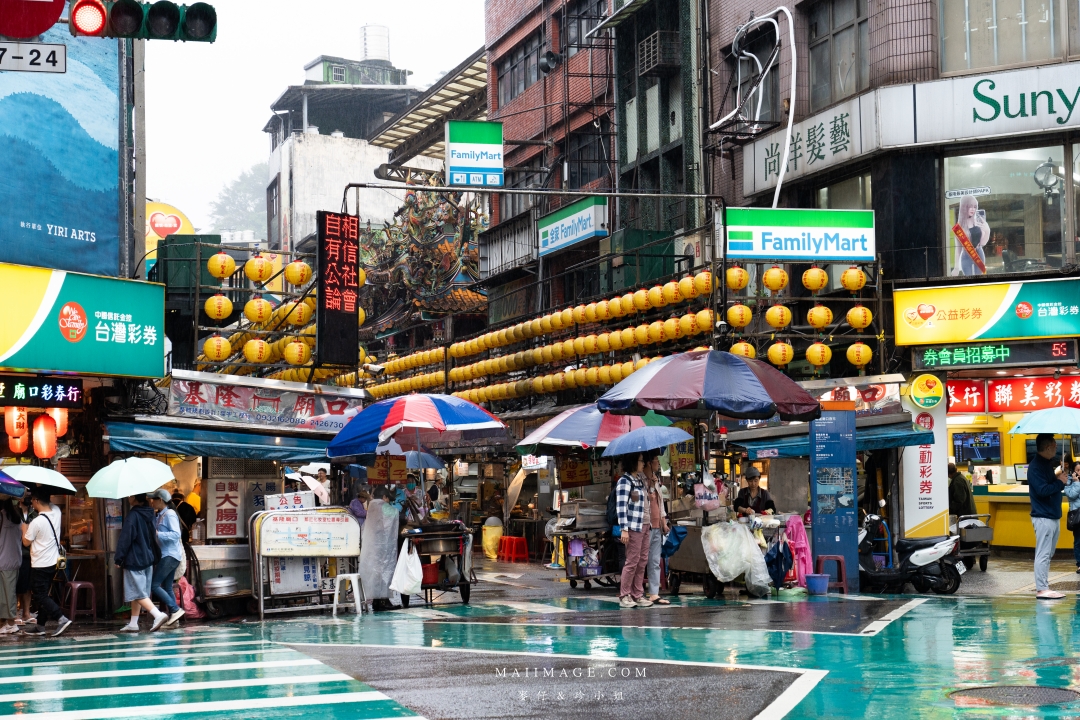 基隆美食新體驗！狸小路麻辣鴛鴦火鍋，上海溫麻辣與雞白湯驚艷上市！
