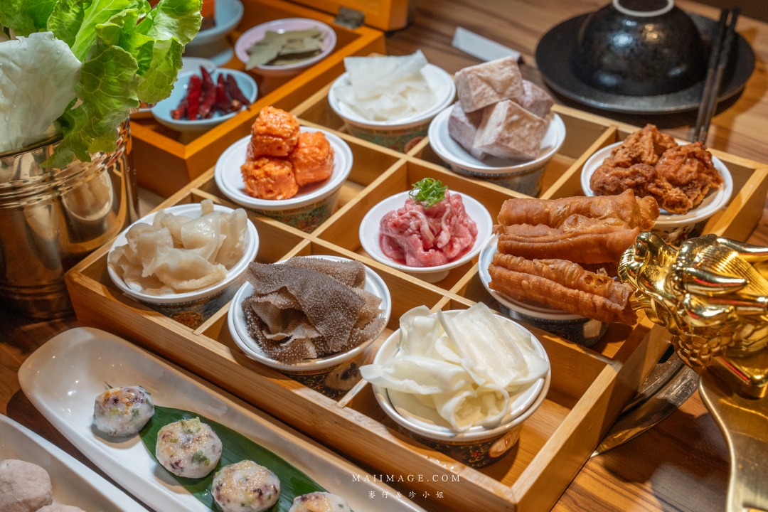 基隆美食新體驗！狸小路麻辣鴛鴦火鍋，上海溫麻辣與雞白湯驚艷上市！