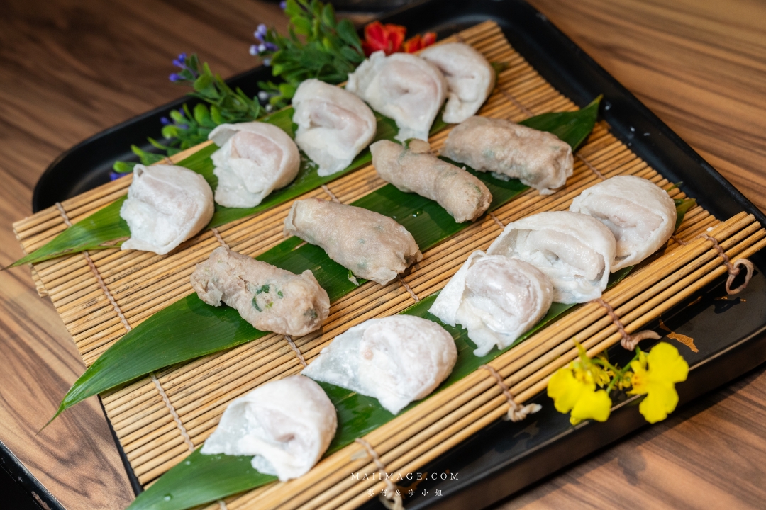 基隆美食新體驗！狸小路麻辣鴛鴦火鍋，上海溫麻辣與雞白湯驚艷上市！