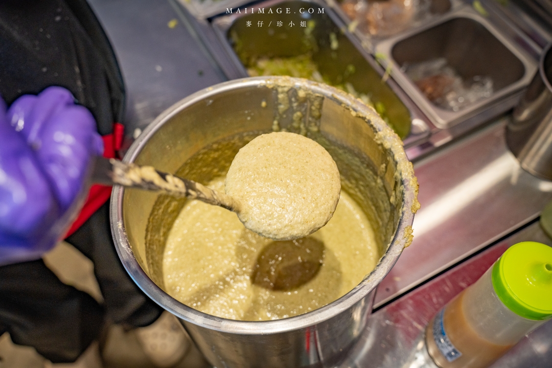 南京復興推薦美食！洪記煎餅果子天津風味征服味蕾，香麻帶勁一吃上癮。