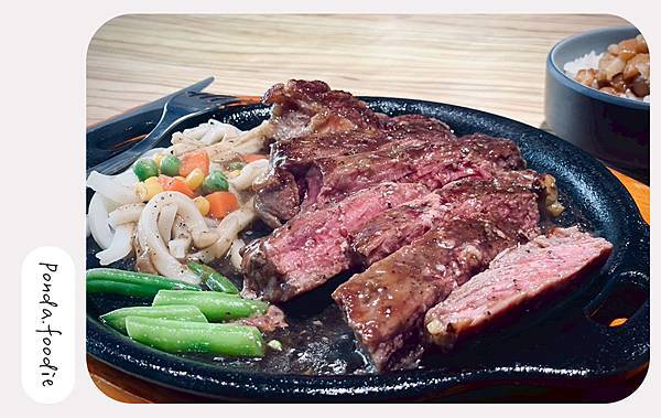 貴族世家mini承德店|貴族輕奢食尚新風格，299元起牛排加