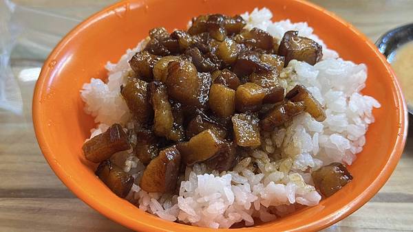 私藏的銷魂薑母鴨鍋，爆料滷肉飯一吃上癮！【新北市五股區】洄鄉