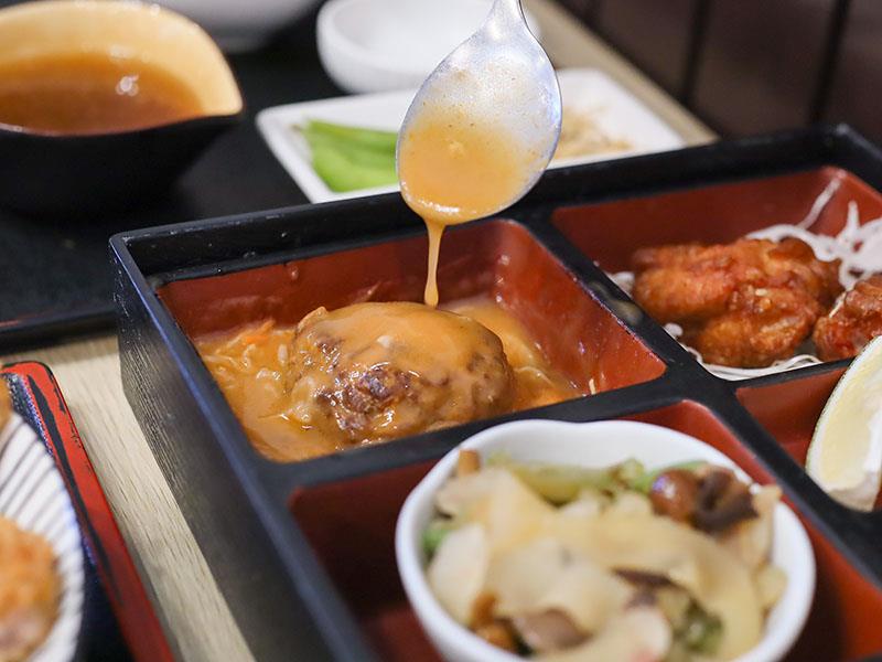 竹北日式定食推薦！ 新竹浪漫食堂搬家道地日本家庭料理，炸蝦蕎麥麵必吃。