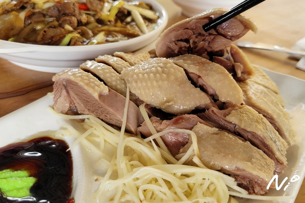 [食記。嘉義新港]月眉鴨肉焿。鴨肉焿/特色御筍貢丸湯/鹽水鴨