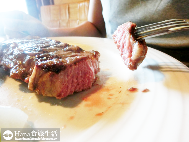 【新北三芝】長角96 | 12oz紐約克牛排 肉嫩多汁 美國西南方漢堡 麵包外酥內軟 配料豐盛超飽足