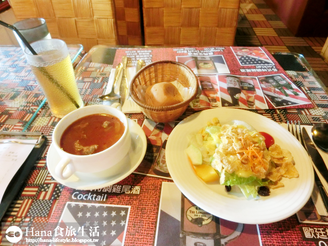 【新北三芝】長角96 | 12oz紐約克牛排 肉嫩多汁 美國西南方漢堡 麵包外酥內軟 配料豐盛超飽足