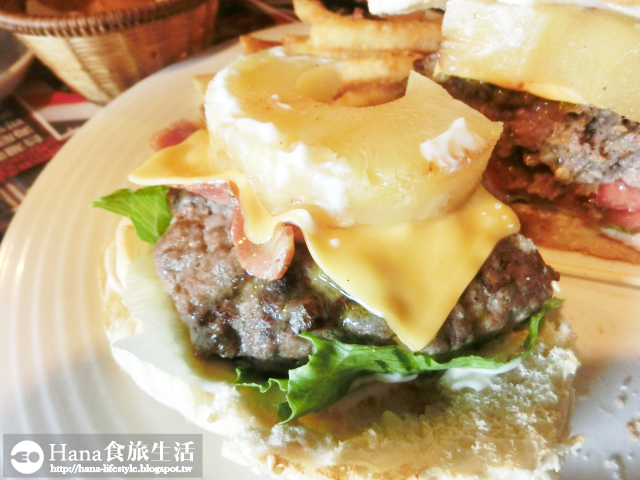 【新北三芝】長角96 | 12oz紐約克牛排 肉嫩多汁 美國西南方漢堡 麵包外酥內軟 配料豐盛超飽足