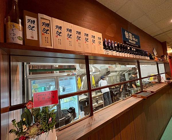 【梓村麵屋-高雄鼎中店】獨具匠心的湯頭，每一口喝下都滿滿感受
