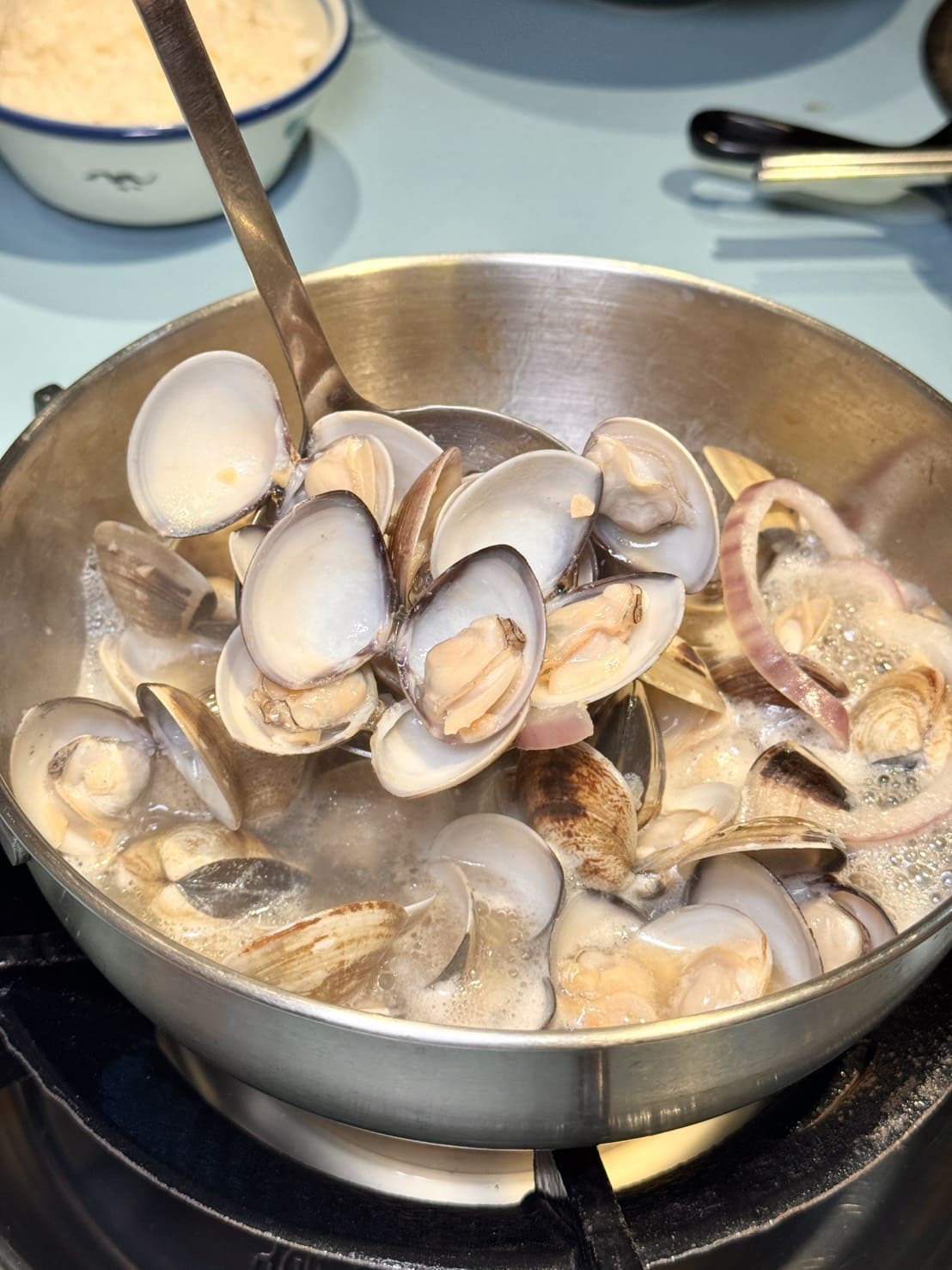 一雞鍋|復古港式氛圍+獨創一鍋兩吃雞煲鍋 – 艾瑞絲的吃貨日常