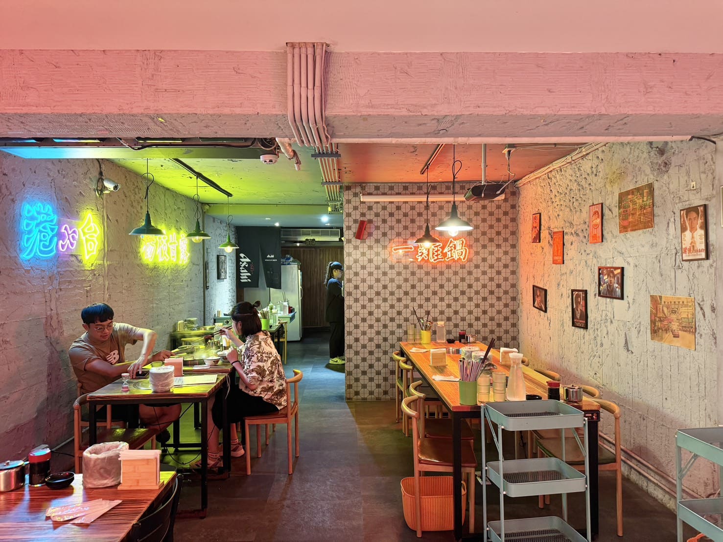一雞鍋|復古港式氛圍+獨創一鍋兩吃雞煲鍋 – 艾瑞絲的吃貨日常