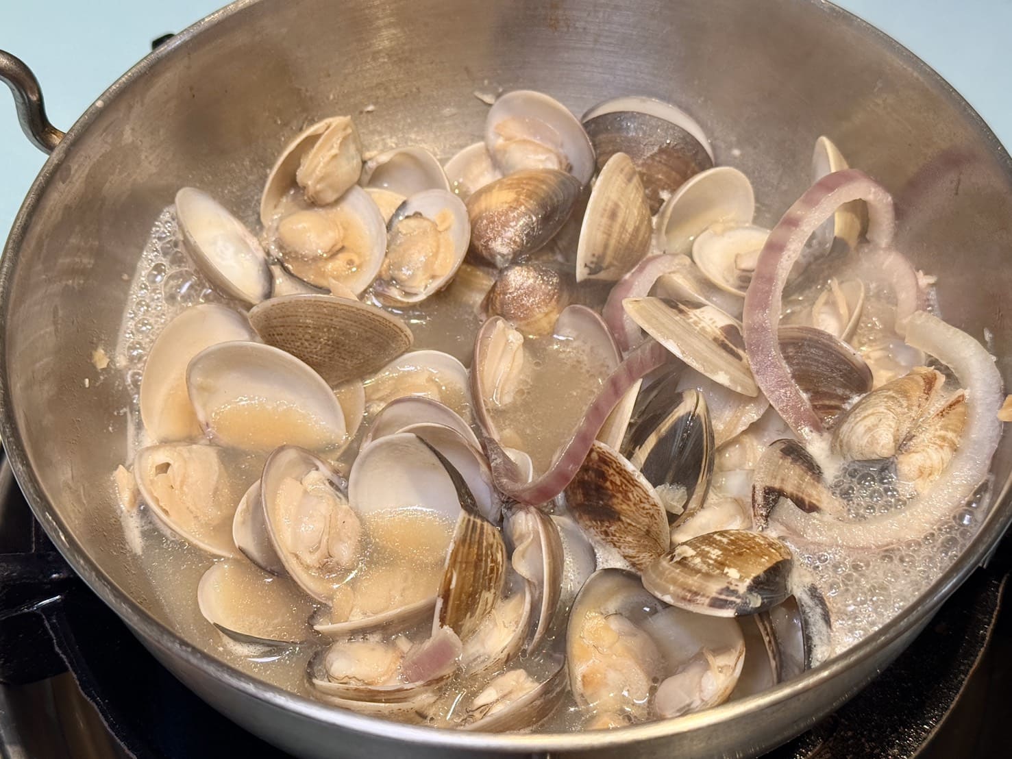 一雞鍋|復古港式氛圍+獨創一鍋兩吃雞煲鍋 – 艾瑞絲的吃貨日常