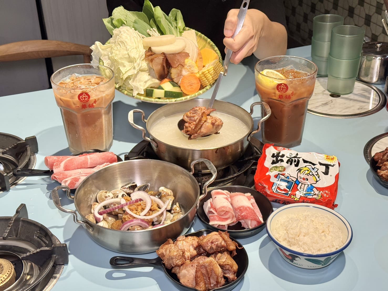 一雞鍋|復古港式氛圍+獨創一鍋兩吃雞煲鍋 – 艾瑞絲的吃貨日常