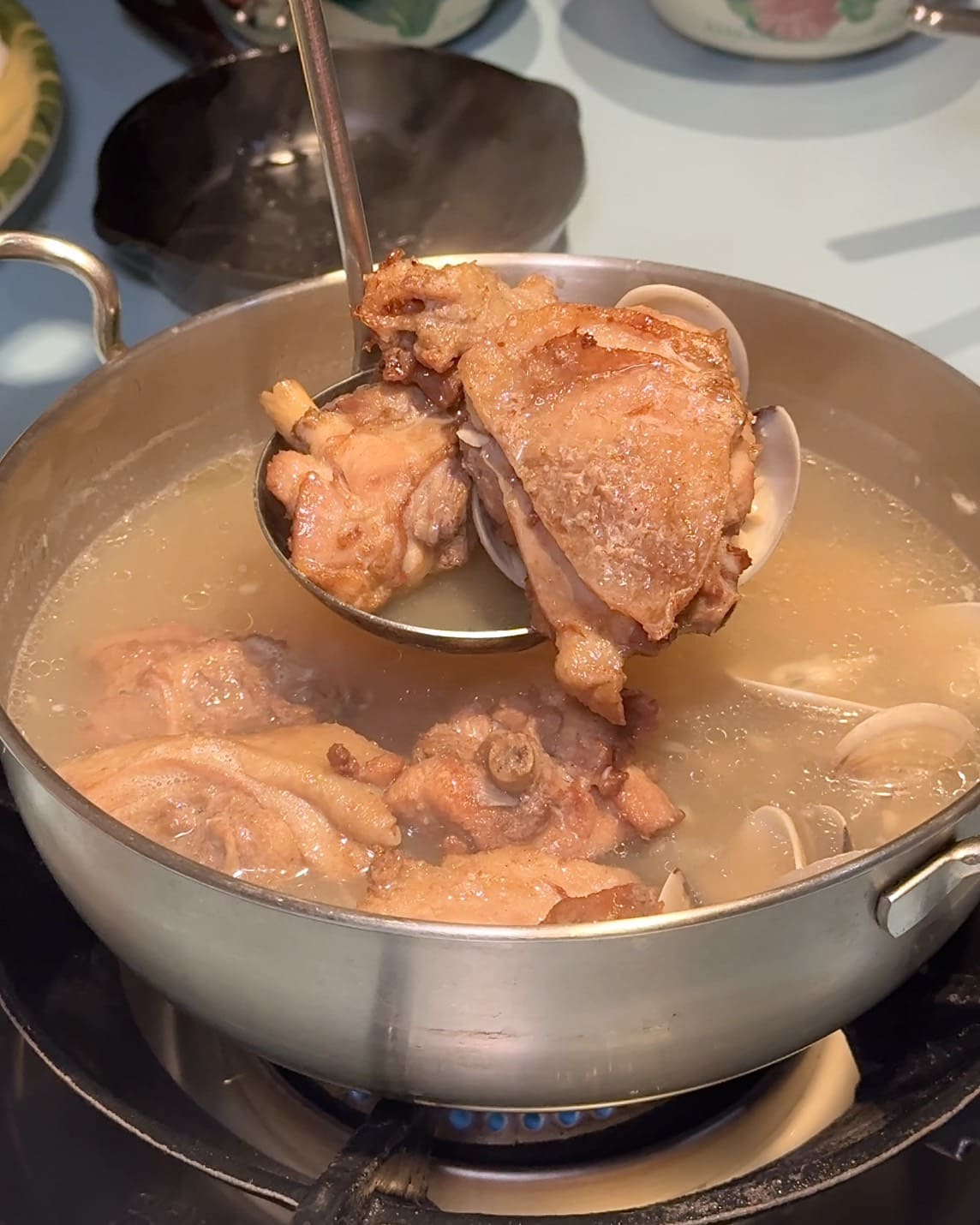 一雞鍋|復古港式氛圍+獨創一鍋兩吃雞煲鍋 – 艾瑞絲的吃貨日常