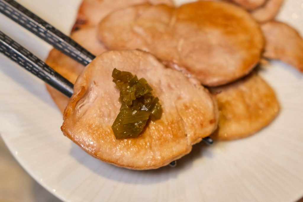 台中燒肉人氣推薦！敘禾燒肉壽星送肉肉、蛋糕，剝皮辣椒雞湯喝到飽。