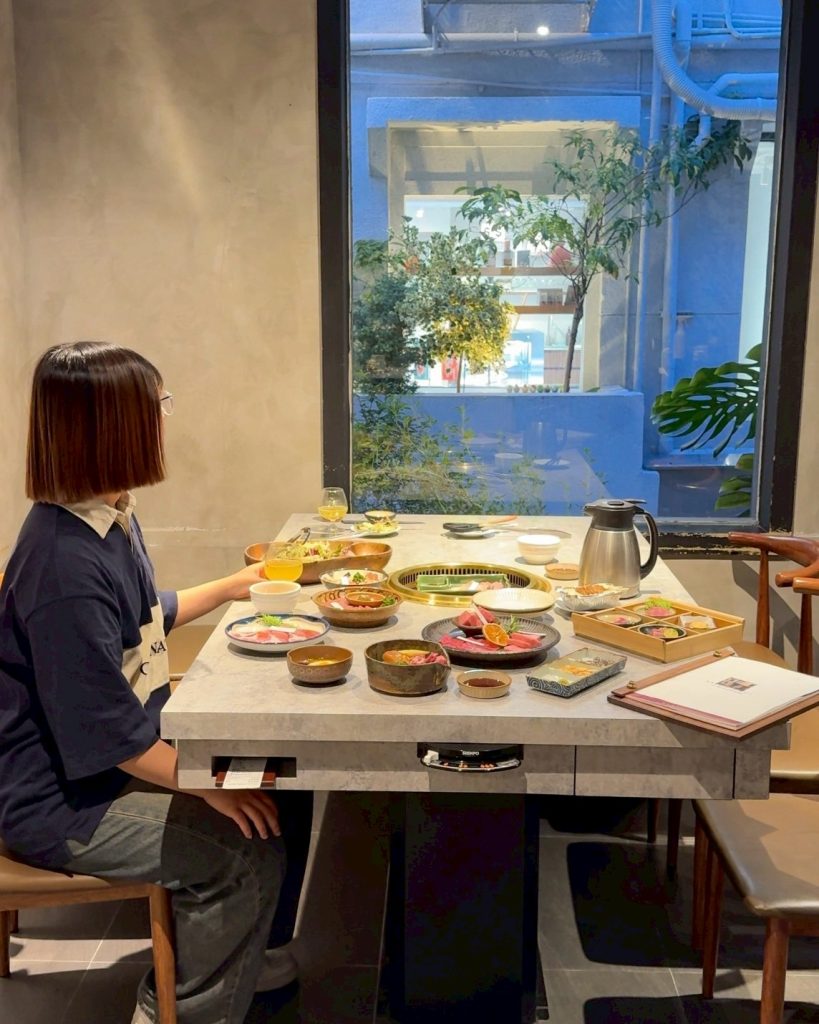 台中燒肉人氣推薦！敘禾燒肉壽星送肉肉、蛋糕，剝皮辣椒雞湯喝到飽。