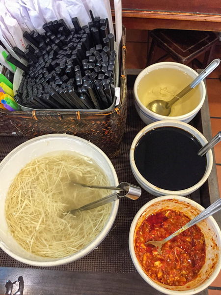 杭州小籠湯包 - 酥餅必吃湯包可免