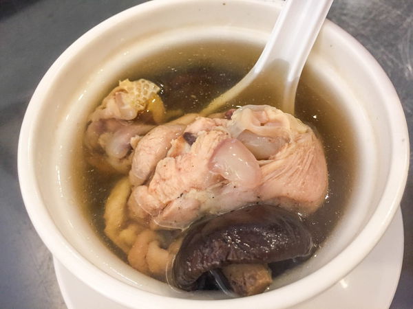 杭州小籠湯包 - 酥餅必吃湯包可免