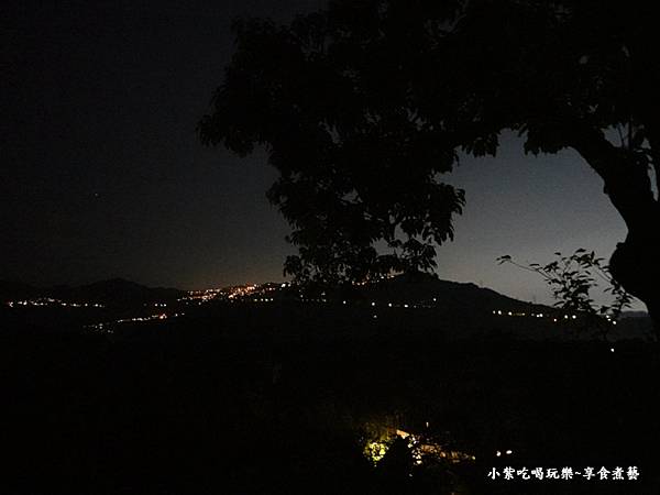 文山農場園區夜景 (1).jpg