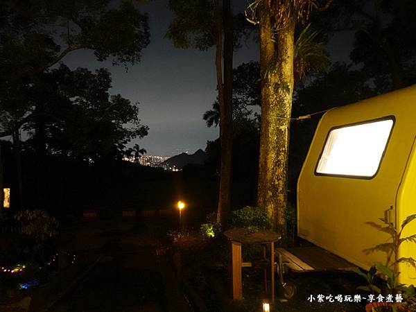 805露營車外與夜景-茶廂露螢.jpg
