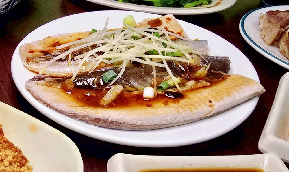 在地人狂推！鱸魚石斑鮮到爆，還有魚鬆滷肉飯秒殺味蕾！