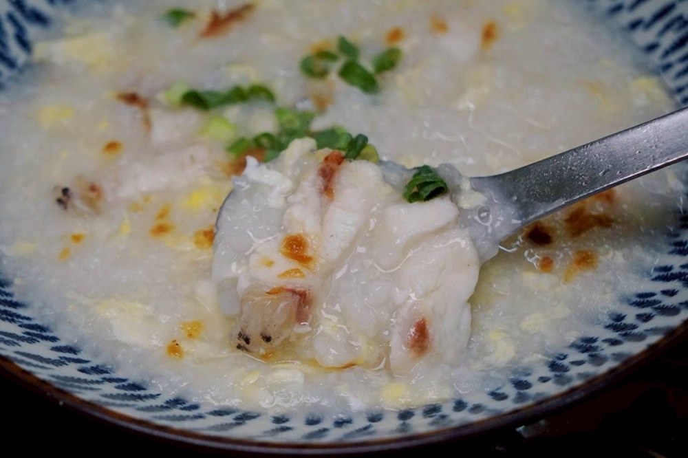 在地人狂推！鱸魚石斑鮮到爆，還有魚鬆滷肉飯秒殺味蕾！