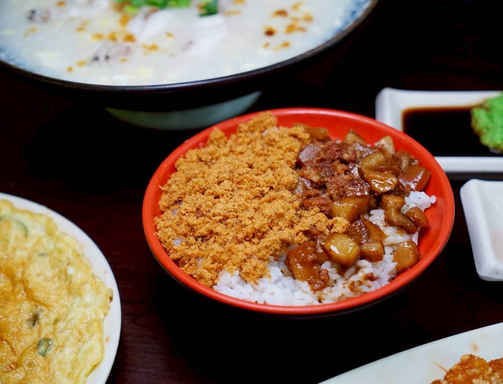 在地人狂推！鱸魚石斑鮮到爆，還有魚鬆滷肉飯秒殺味蕾！