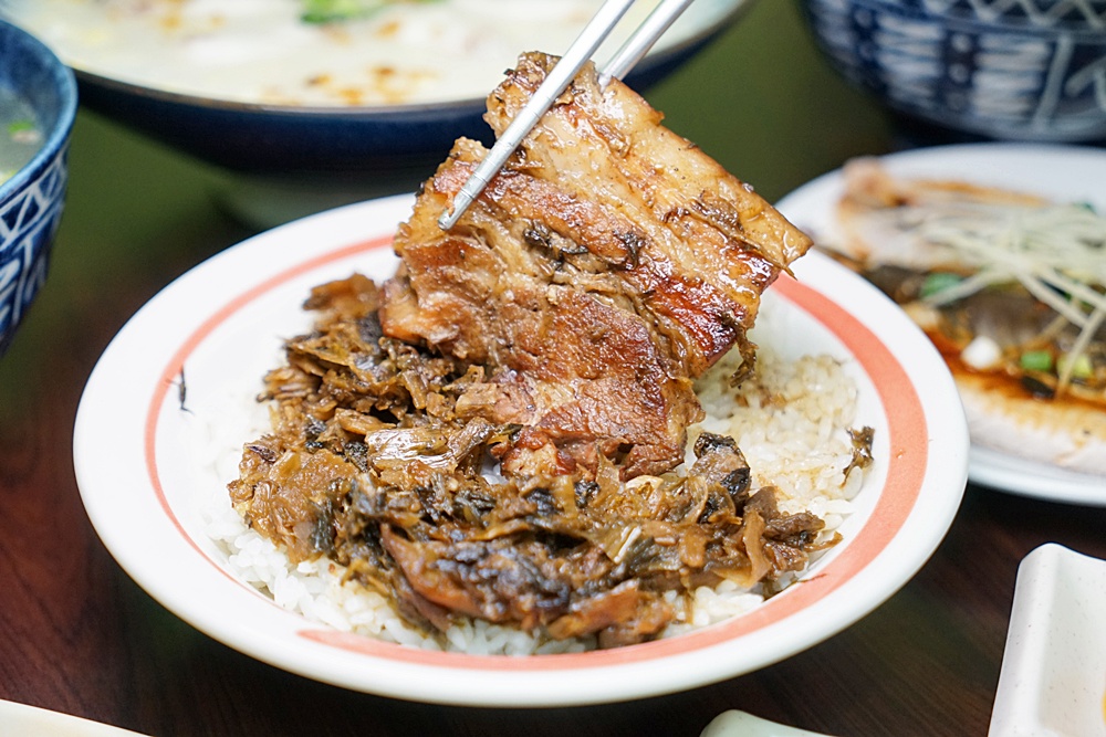 在地人狂推！鱸魚石斑鮮到爆，還有魚鬆滷肉飯秒殺味蕾！