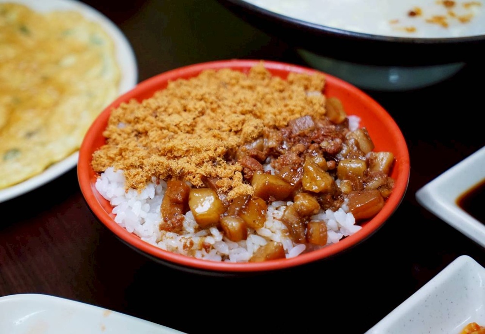 在地人狂推！鱸魚石斑鮮到爆，還有魚鬆滷肉飯秒殺味蕾！